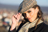 Gorras y estilo: cómo integrarlas en looks elegantes