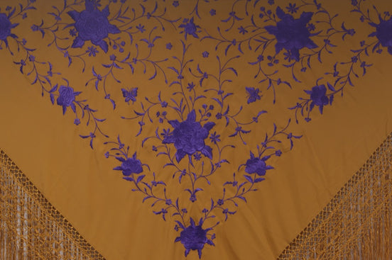 Mantón Bordado Máquina Mostaza