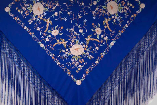 Mantón Bordado Azul Klein 