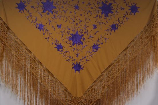 Mantón Bordado Máquina Mostaza