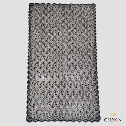 Mantilla Blonda Clásica P 212