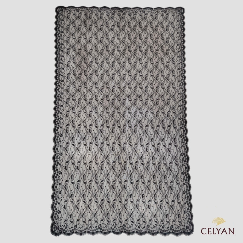 Mantilla Blonda Clásica P 212