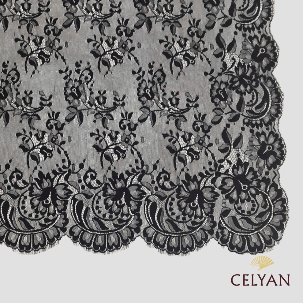 Mantilla Española Semiblonda P 96