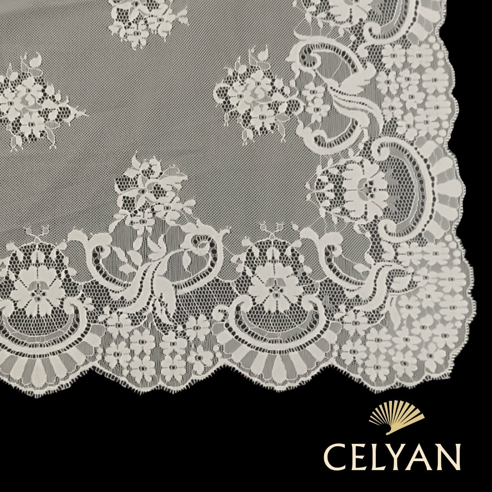 Mantilla Semi-Chantilly V 820