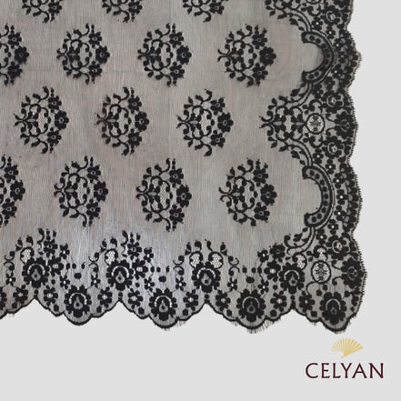 Mantilla Española Flores P 555