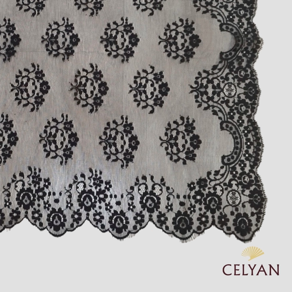Mantilla Española Flores P 555