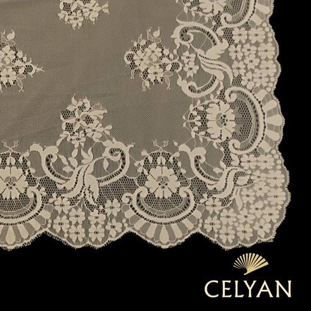 Mantilla Semi-Chantilly V 820