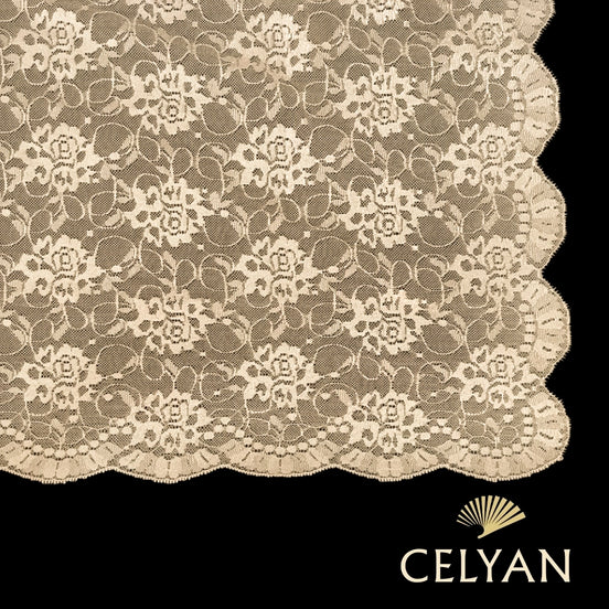 Mantilla_Tradicional_Blonda_700_1 - Celyan