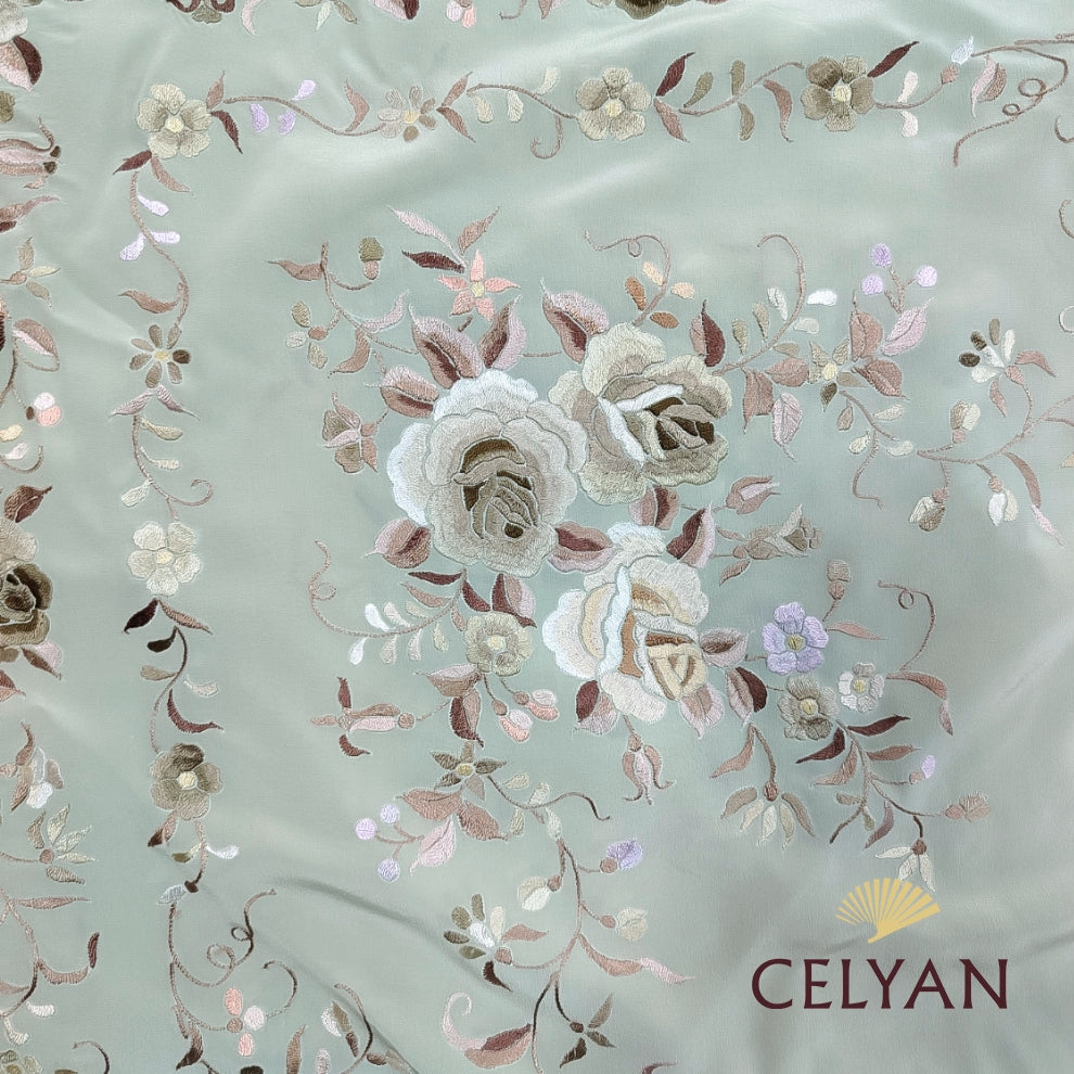 MantonBordadoManoEnSedaVerdeSeco1 - Celyan